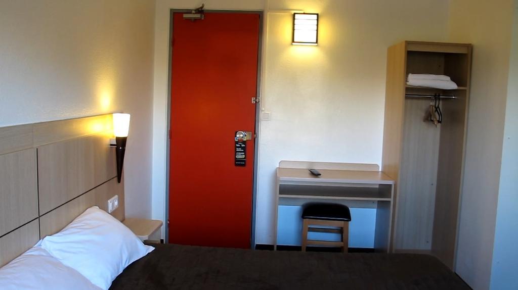 Hotel Class'Eco Courcouronnes Eksteriør billede